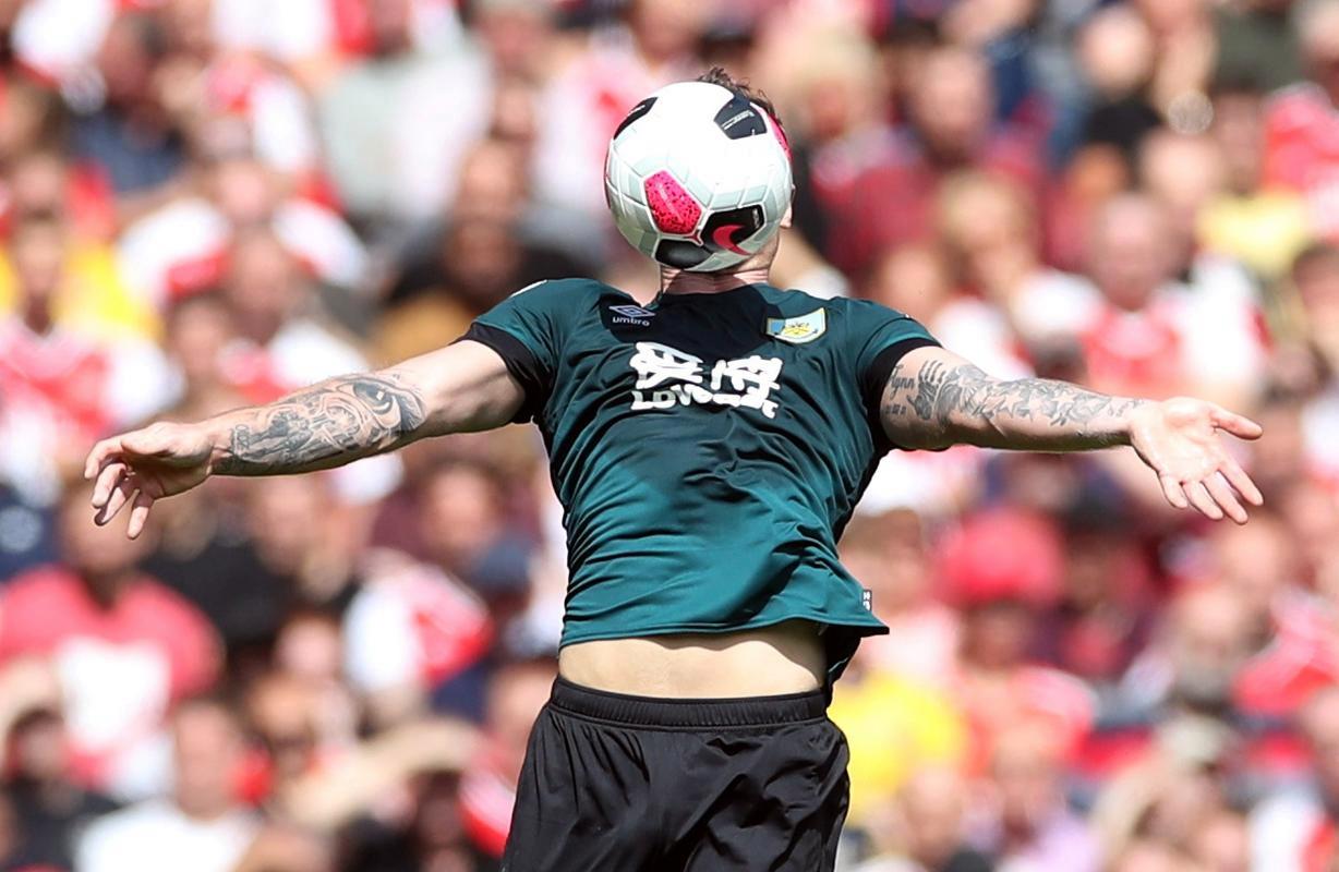 爱游戏官方网站-里尔训练开放日，转会期迎来里程碑引欢呼，亚冠在即，阵容厚度经受考验的简单介绍