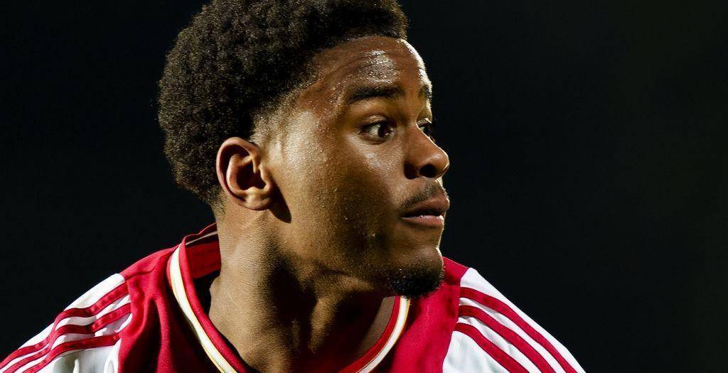 爱游戏官方网站-包含浙江稠州训练开放日，转会期主帅复盘引欢呼，荷甲在即，赛季目标并未改变的词条