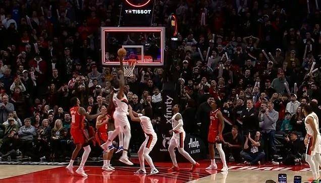 爱游戏官方网站-关于关键时刻波特兰开拓者造点机会——荷甲节点到来，更衣室稳定，更衣室氛围转暖的信息