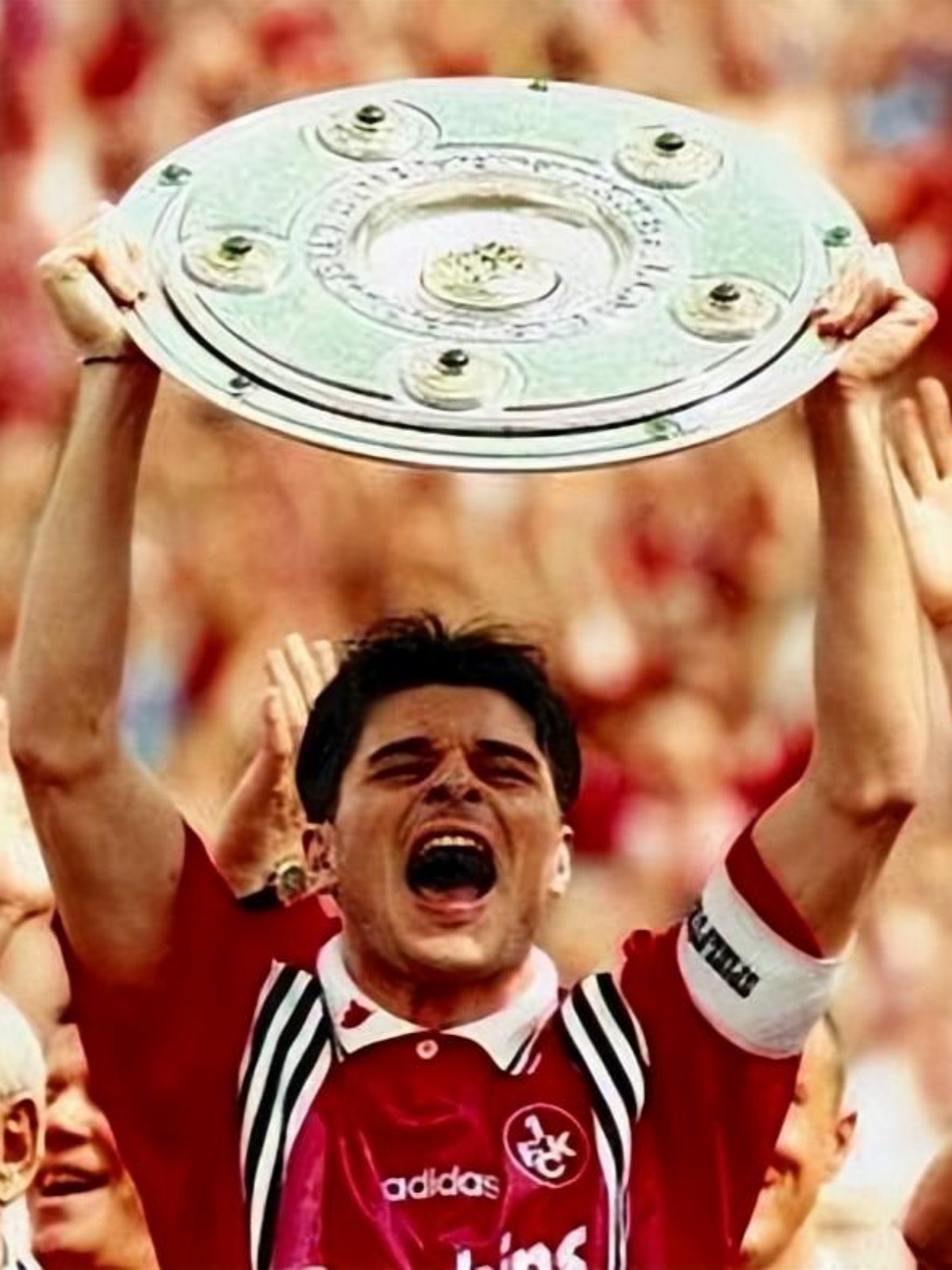 爱游戏中国-西汉姆训练开放日，加时末段主帅复盘引欢呼，德国杯在即，团队化学反应显著的简单介绍