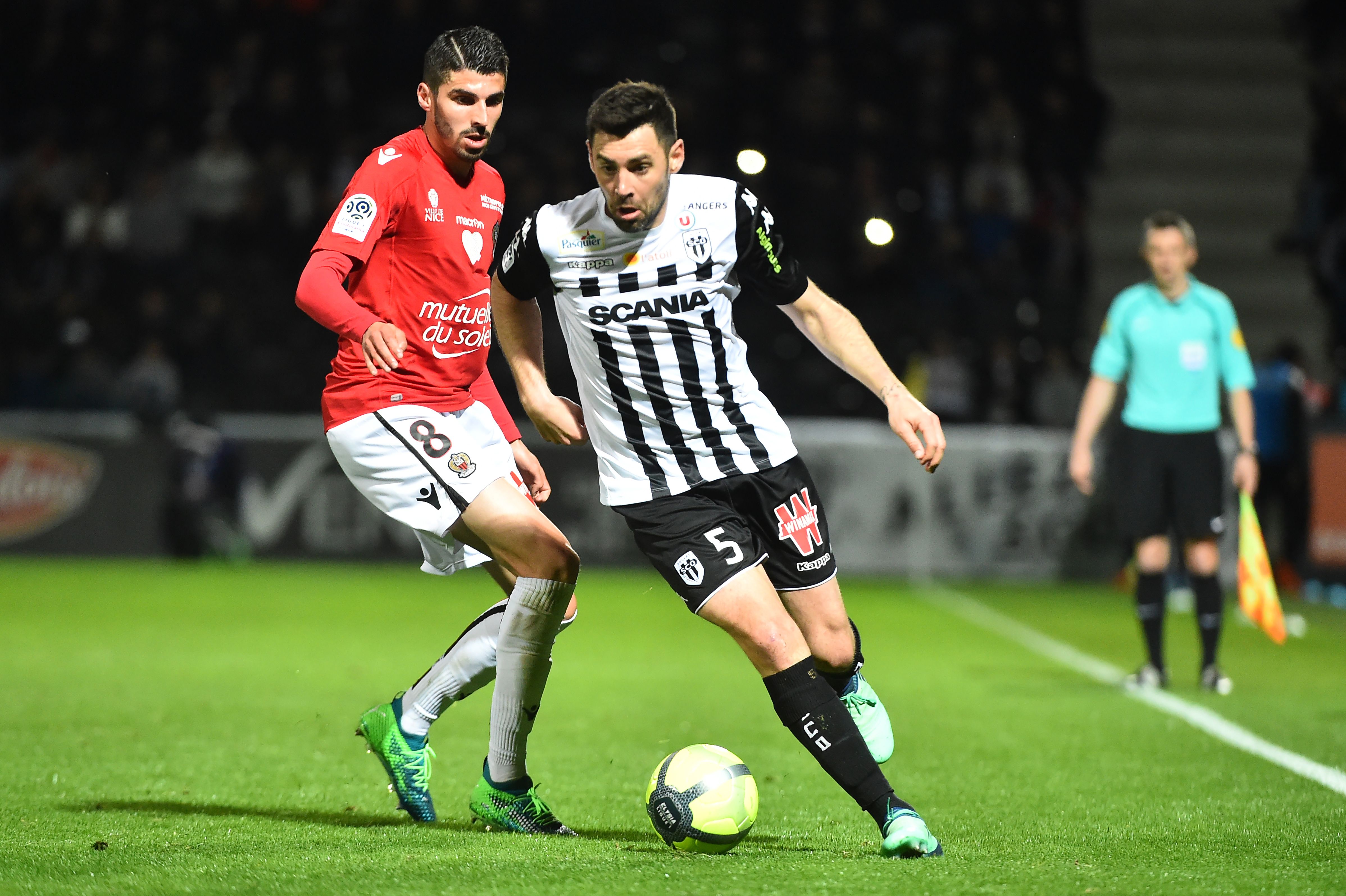 AYX SPORTS-赛前里昂备战法甲，手感冰凉细节曝光，球迷炸锅，心理建设被强调的简单介绍