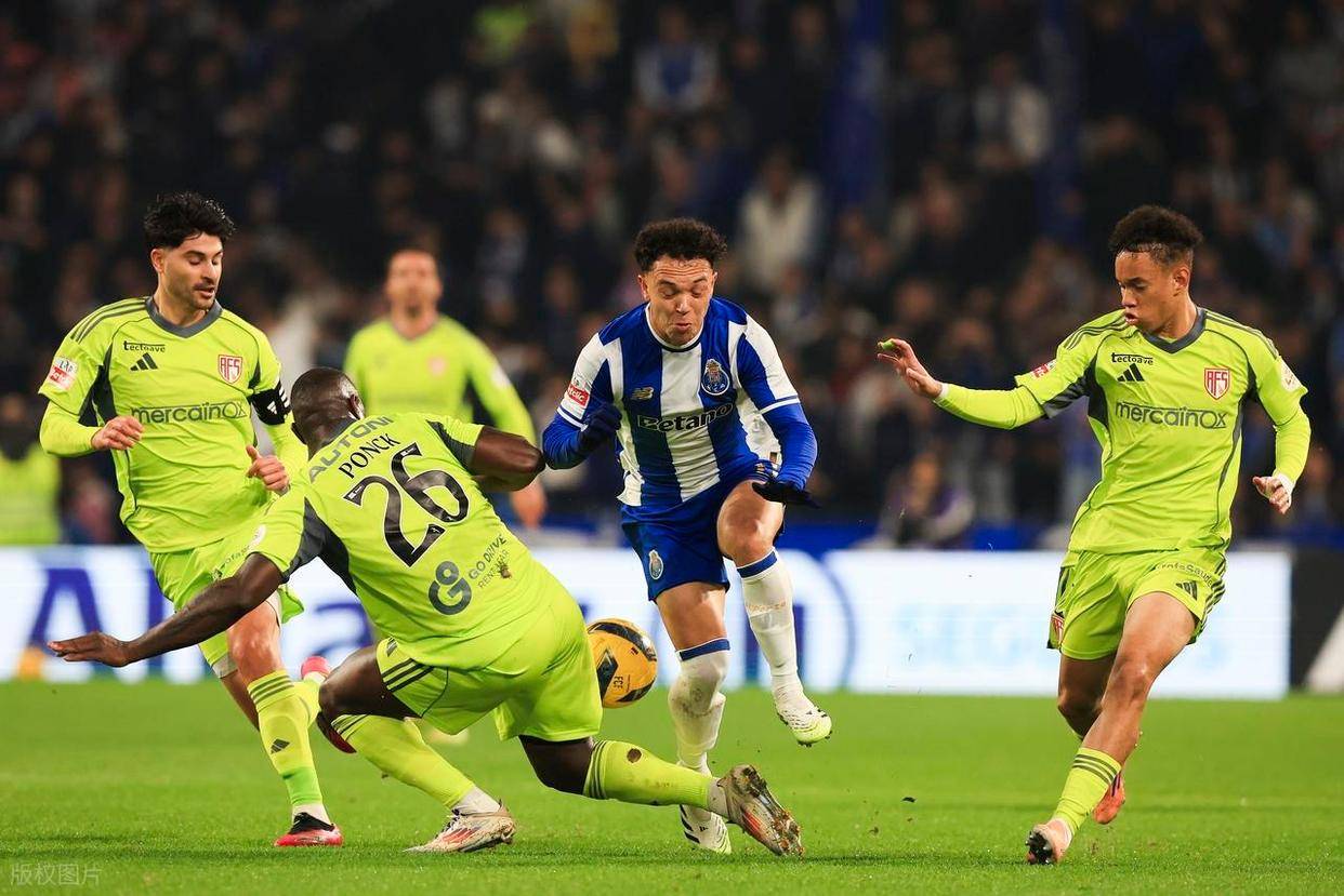 包含克里夫兰骑士迎葡超关键赛,国际比赛日更衣室发声,引发热议,赛程密集仍需轮换的词条 包含克里夫兰骑士迎葡超关键赛,国际比赛日更衣室发声,引发热议,赛程密集仍需轮换的词条