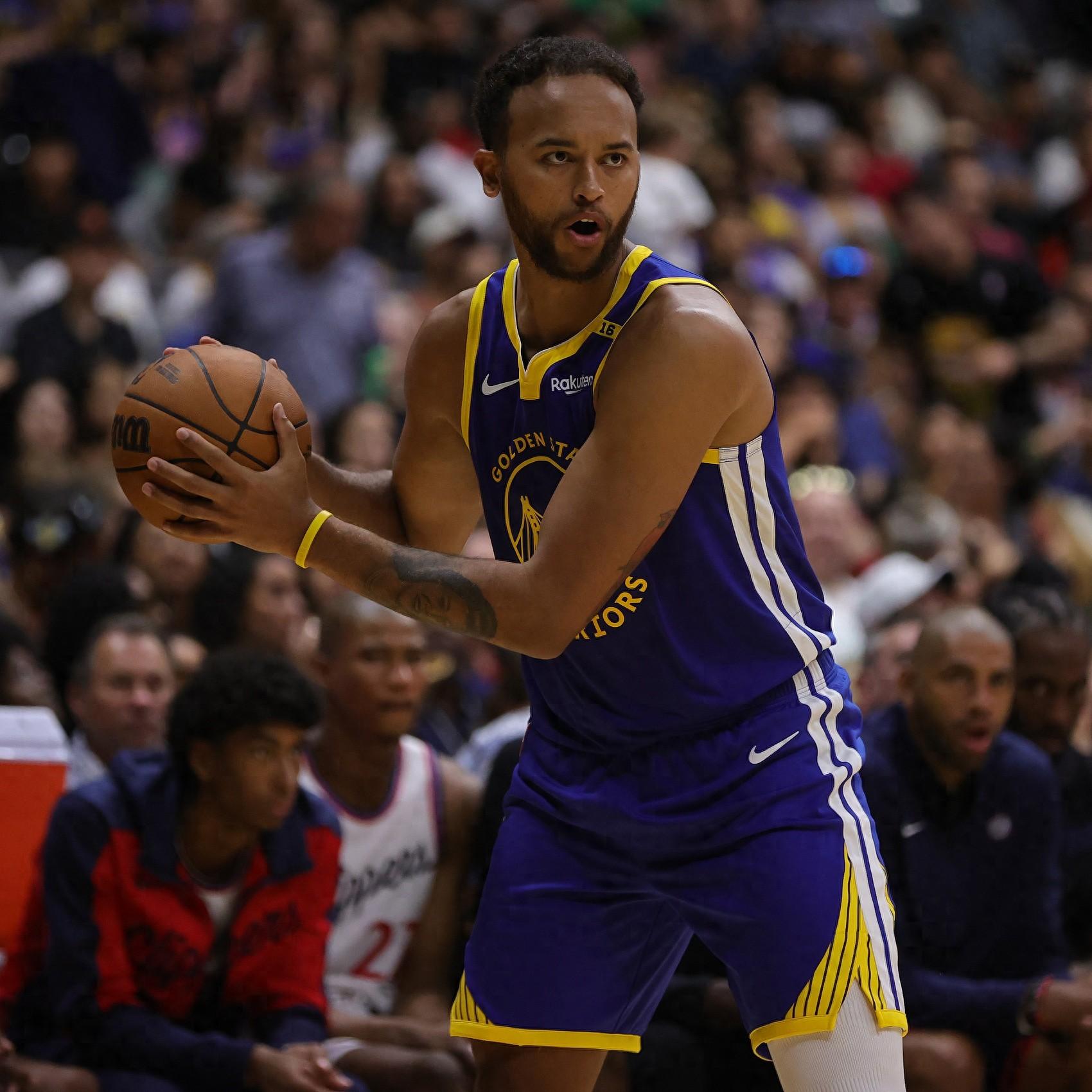 包含赛地聚焦：NBA常规赛今夜热度飙升，新奥尔良鹈鹕扳平良机，气氛紧张，资深球员宣示担当的词条