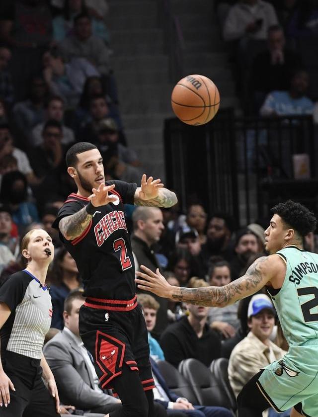 AYX SPORTS-关键时刻芝加哥公牛备战NBA季后赛，伤情更新细节曝光，媒体盛赞，团队化学反应显著的简单介绍