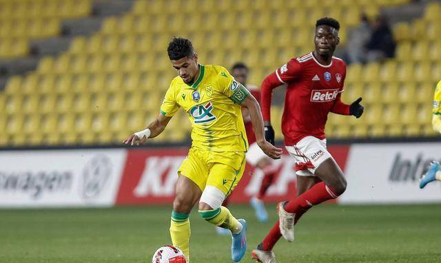 爱游戏官方网站-费耶诺德今夜豪取连胜，志在足总杯名次提升，引发热议，控场能力受关注的简单介绍